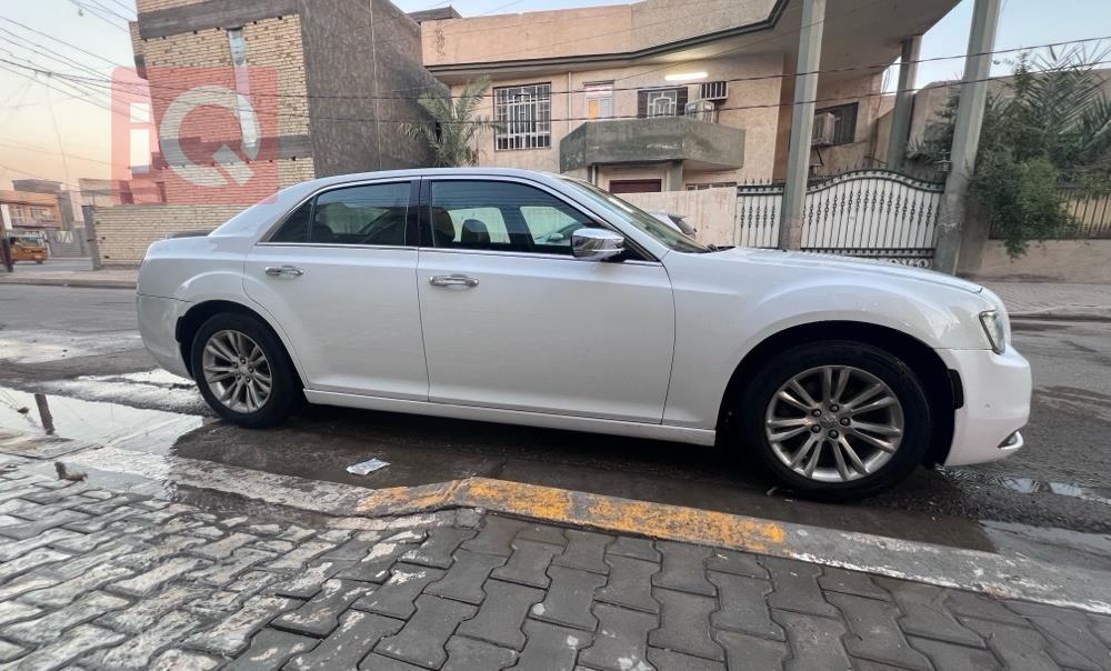 كرايسلر 300